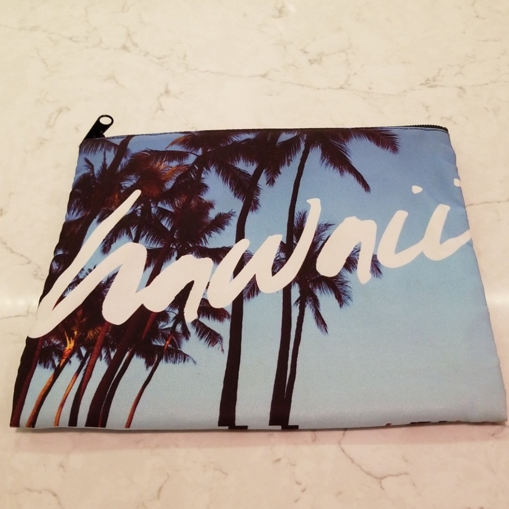 🌴Hawaii surf brand Local Motion clutch